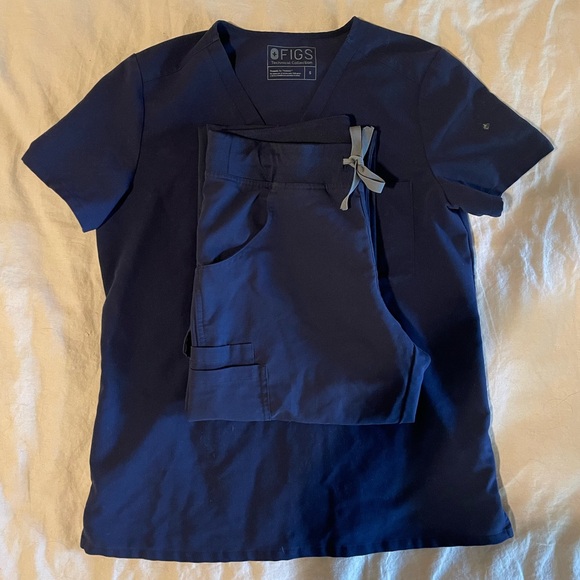 Navy FIGS technical collection set, size small. - Picture 1 of 2